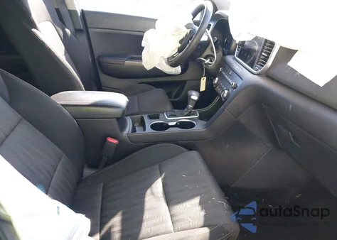 2021 Kia Sportage Lx z USA, uszkodzony, nr VIN KNDPMCACXM7933883